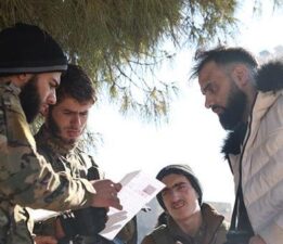 Suriye’de silahlarını teslim etmeyen askerlere yönelik operasyon genişledi