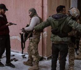 Suriye’de silahlarını teslim etmeyen devrik rejimin askerlerine operasyon!