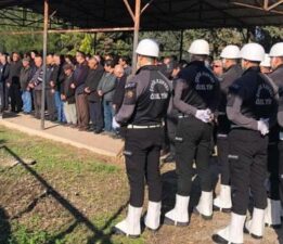Trafik kazasında ölen polis memuru son yolculuğuna uğurlandı