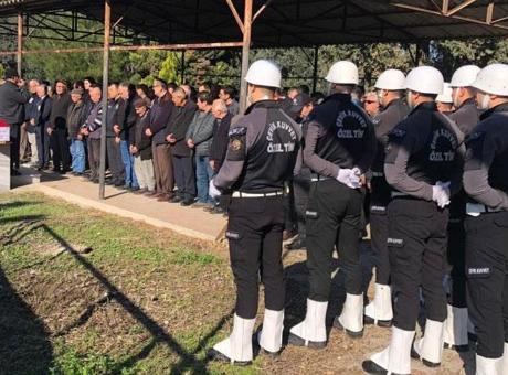 Trafik kazasında ölen polis memuru son yolculuğuna uğurlandı
