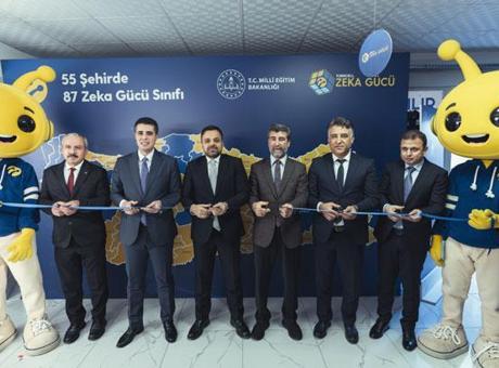 Turkcell Zekâ Gücü Projesi’nin yeni sınıfı Elbistan’da açıldı