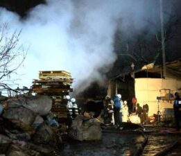Tuzla’daki fabrika yangını söndürüldü