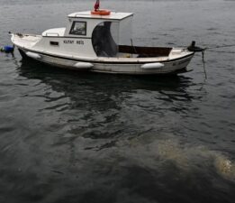 Üsküdar’da kanalizasyon suyu denizi kahverengiye çevirdi