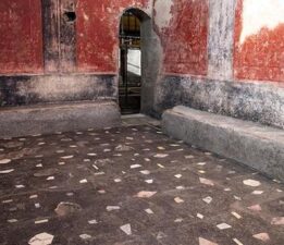 Yer altında lüks spa! Küllerin altında imparator hamamı keşfedildi