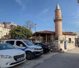 Yer: Bursa! 574 yıllık tarihi caminin ses sistemini çaldılar