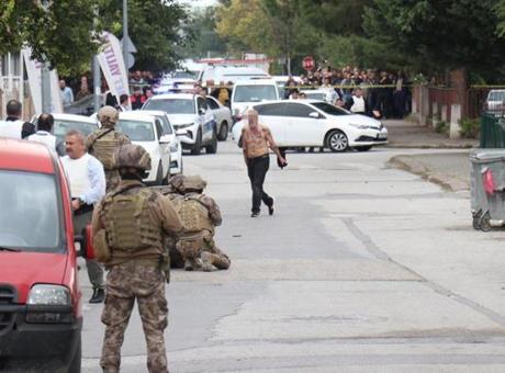 Yer: Sakarya! İlk vukuatı değilmiş! Eski polis sevgilisini boğazından defalarca bıçakladı