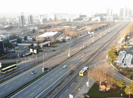 Yılın ilk gününde İstanbul’da yollar boş