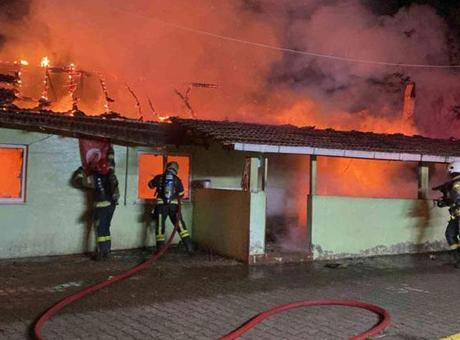 73 yaşındaki annesinin ilişkisi olduğunu düşünerek evi yakmıştı! İstenen ceza belli oldu