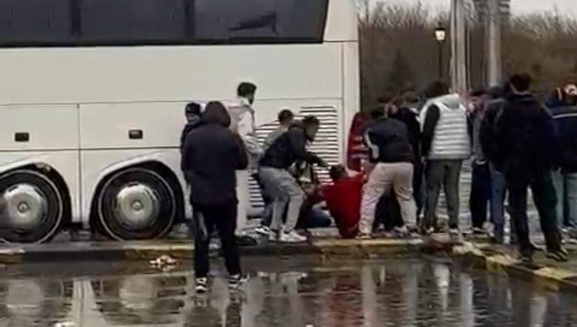 Ankaragücü’nün iki taraftar grubu Gecekondu ve Bekarevi Çocukları birbirine girdi: 1’i ağır 7 yaralı