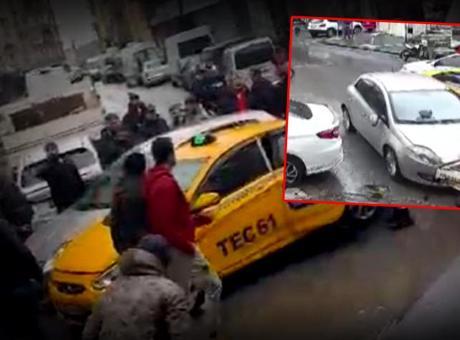 Aynasını kıran motokuryenin üzerine aracını sürdü! Dehşet anları saniye saniye kaydedildi