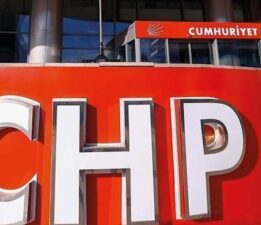 CHP, başkanlarına karnelerini dağıtıyor