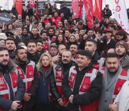 CHP üyeleri Galata Köprüsü’nde Filistin için toplandı