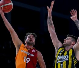 Derbide kazanan Fenerbahçe, Beşiktaş’ın rakibi oldu