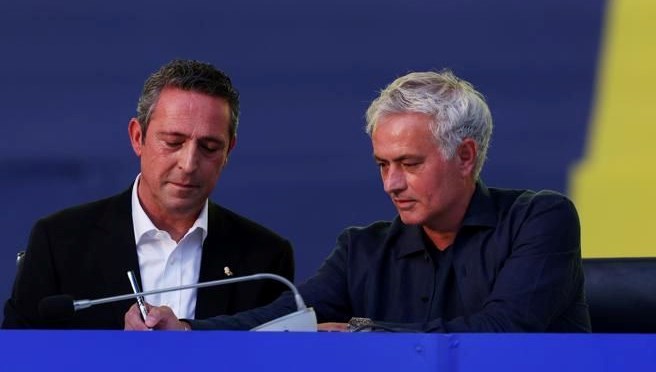 Fenerbahçe Başkanı Ali Koç’tan Mourinho açıklaması: Yönetim gider hoca kalır