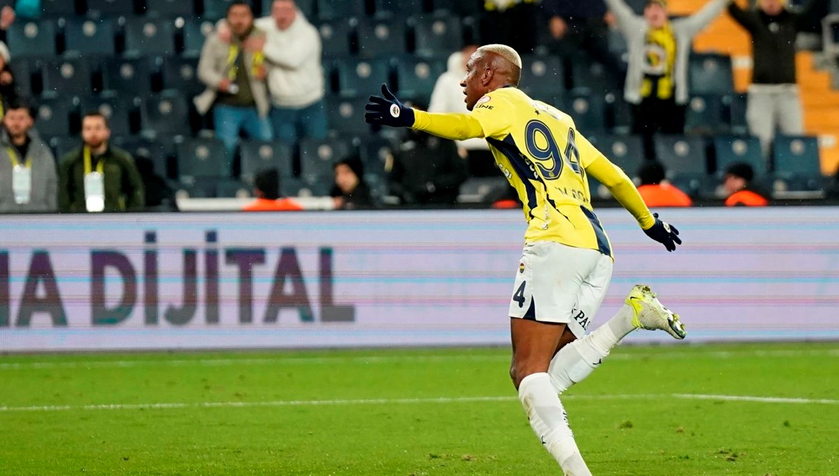 Fenerbahçe’nin UEFA isim listesine 3 futbolcu eklendi