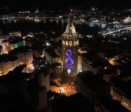 Galata Kulesi farkındalık için lila rengine büründü! İşte sebebi…