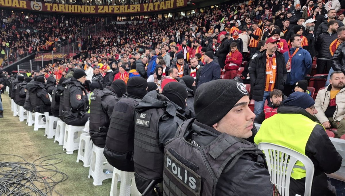 Galatasaray’dan açıklama: Sahamızda bu kadar polisin olması konsantremizi bozdu