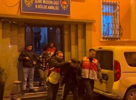 İstanbul’da silah ticareti operasyonu: 12 tabanca ele geçirildi