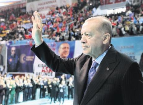‘İzmir tarihinin en perişan devrini yaşıyor’
