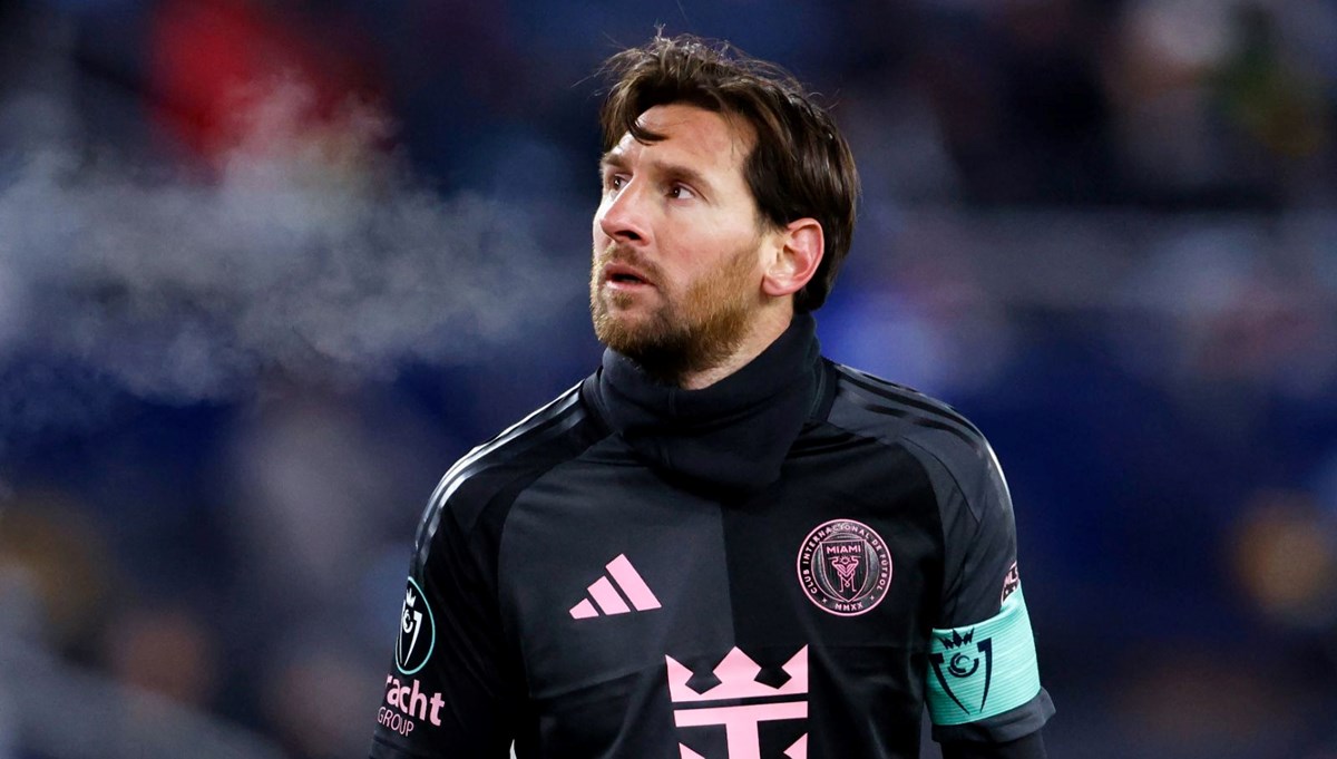 Maçın hakemi Messi’den imza istedi: Disipline sevk edildi