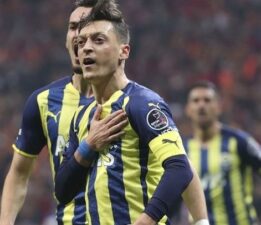 Mesut Özil: Fenerbahçe’deyken çok büyük oyunlar döndü, İsmail Kartal’la da görüşeceğiz