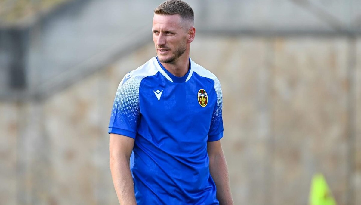 Milan’ın eski yıldızı Ignazio başkanın oğlunu oynatmadı kovuldu