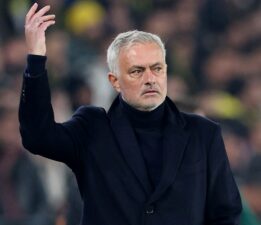 Mourinho’dan Yusuf Akçiçek’e övgü: “Çok kaliteli bir oyuncu”