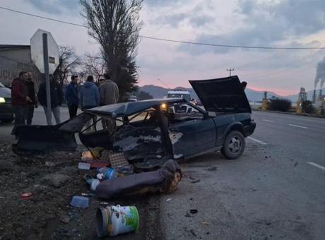 Mucize kurtuluş: Bolu’da feci kaza! Otomobil ikiye böyle bölündü