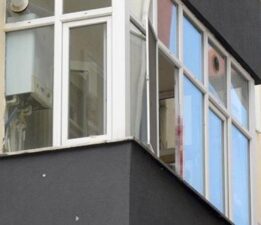 Önce bıçakladı, sonra balkondan attı! Mahkemede pişkin ifade