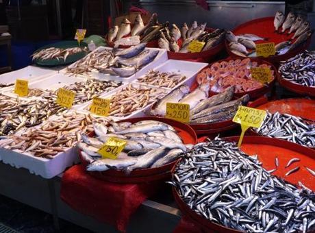 Palamut tezgahlardaki yerini diğer balıklara bıraktı
