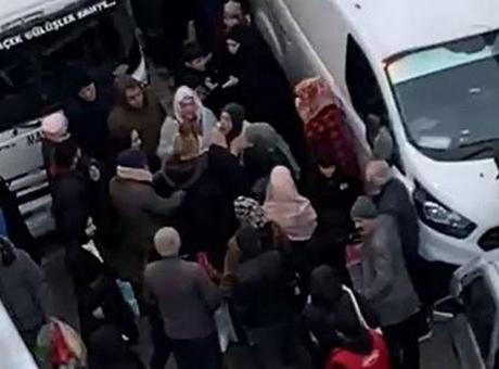 Pazarda suçüstü yakalandı! Ortalık karıştı