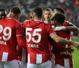 Samsunspor’dan, ‘Transfer yasağı’ açıklaması: “Hukuki süreç başlatılacak”