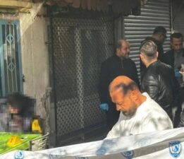 Sandalyede oturur vaziyette ölü bulundu! Yüzlerce saatlik görüntü izlendi ve katil yakalandı