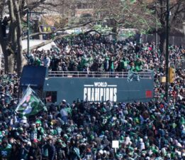 Silahlı saldırı Super Bowl şampiyonluk kutlamasına gölge düşürdü