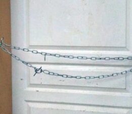 Tepkilere neden olan mescidin kapısı zincirlendi: Hiçbir şekilde rıza gösteremeyiz