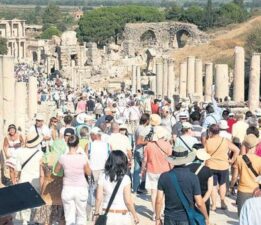 Türkiye turizm gelirini yeni rekora taşıdı