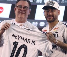 Yıldız futbolcu Neymar her şeyin başladığı yerde: “Prens geri döndü!”