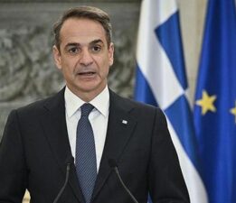 Yunanistan Başbakanı Miçotakis Santorini Adası’nı ziyaret etti