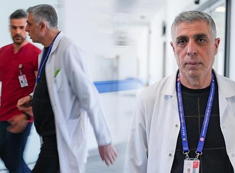 38 yıl sonra amacına ulaştı, 56 yaşında doktor oldu