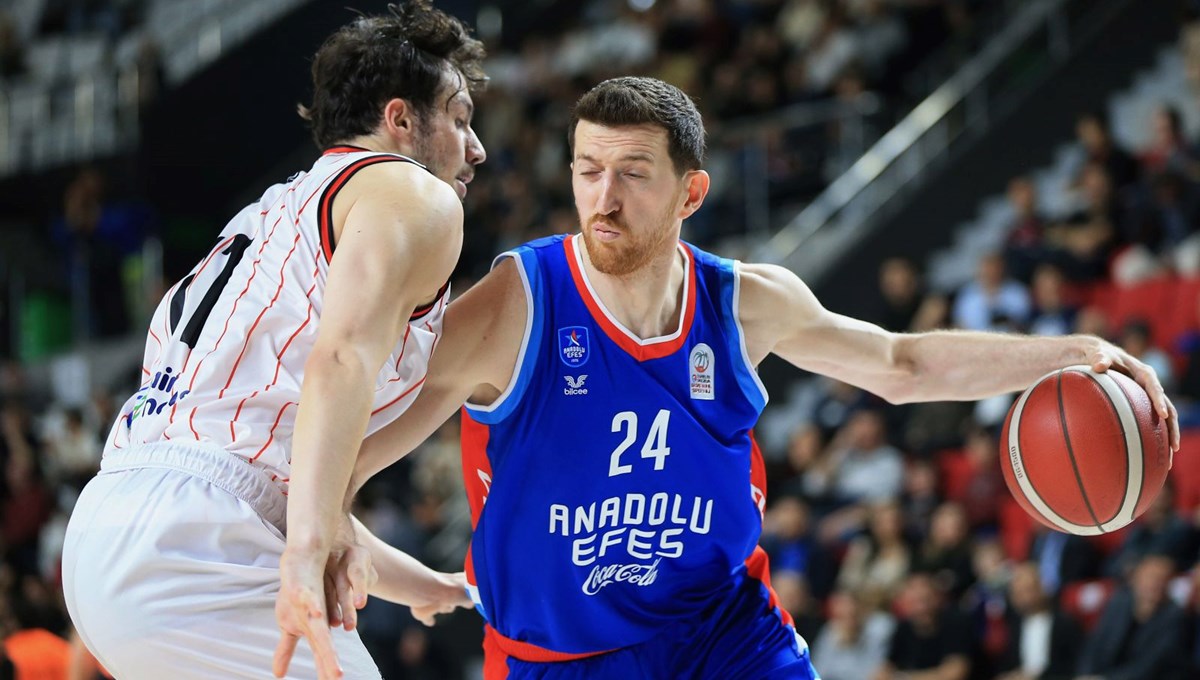 Anadolu Efes, Euroleague’de kritik maça çıkıyor