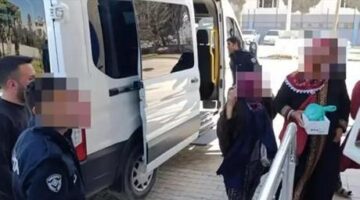 Antalya’da ekipler tarafından yakalanan dilencinin üzerinden çıkanlar şaşkına çevirdi