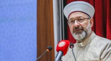 Diyanet İşleri Başkanı Erbaş öğrencilere konferans verdi: ‘Güzel ahlak, gencin süsüdür’