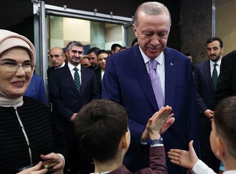 Emine Erdoğan devlet himayesindeki çocuklarla iftar yaptı