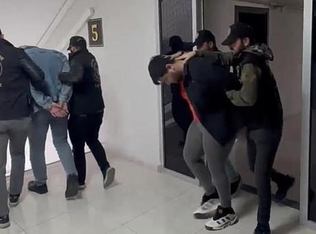 İmamoğlu’na diploma soruşturmasında tehdit iddiası! İzmir’de operasyon: 2 şüpheli tutuklandı