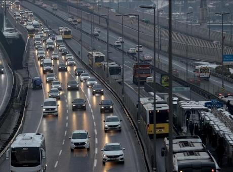 İstanbul’da trafik yoğunluğu yüzde 90’a çıktı