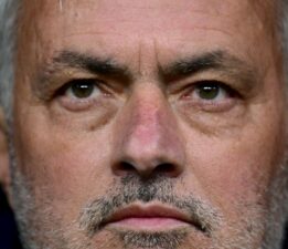 Jose Mourinho bir ilkin peşinde