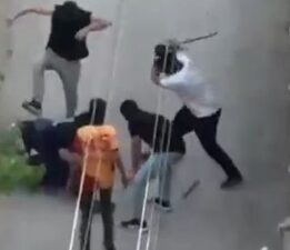 Kar maskeli beş kişi, bir kişiyi öldüresiye dövdü