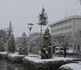 Mart ayında kış geri döndü! Türkiye’nin birçok ili beyaza büründü