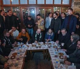 Mustafa Varank, geleneksel sahur programında vatandaşlara bir araya geldi