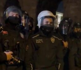 Saraçhane’de polisi “Emekli olduğunda bulacağım” diye tehdit eden kişi yakalandı